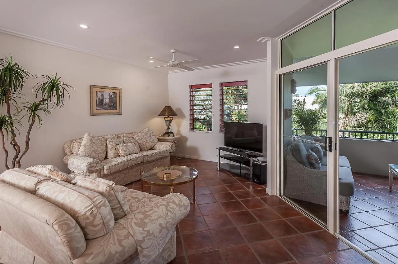 Oasis At Palm Cove Aparthotel