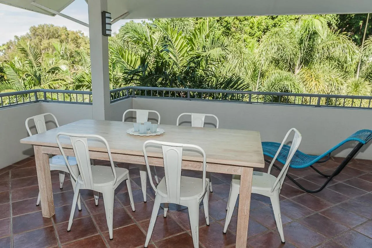 ****  Oasis At Palm Cove Aparthotel Australia