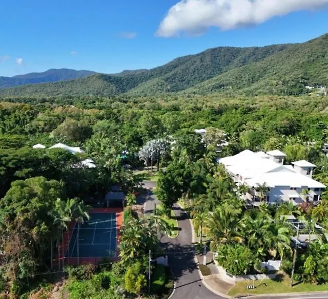 Oasis At Palm Cove Aparthotel