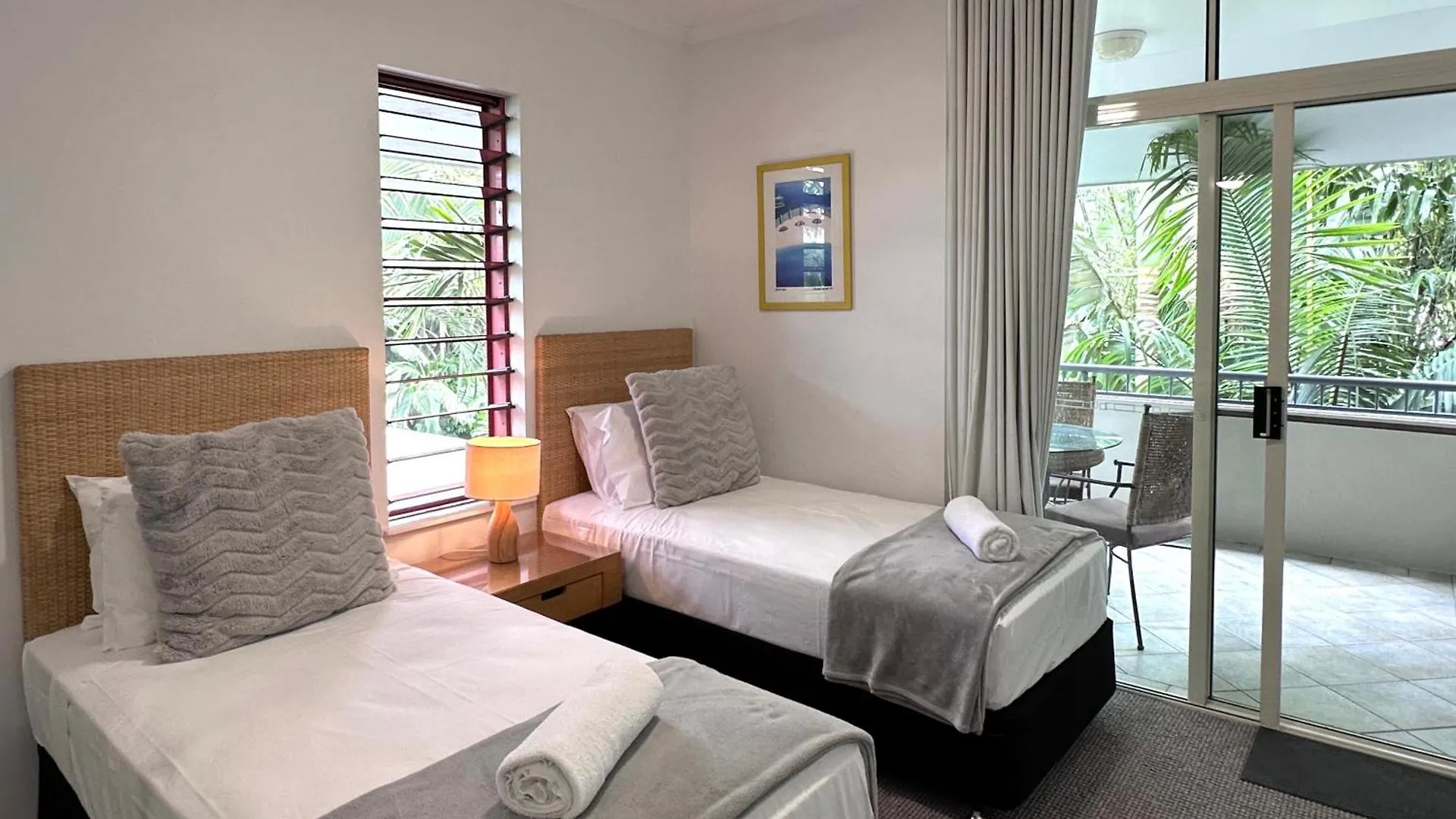 ****  Oasis At Palm Cove Aparthotel Australië