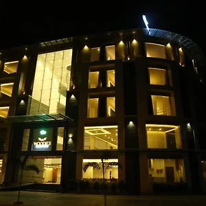Woodies Bleisure Hotel Kozhikode